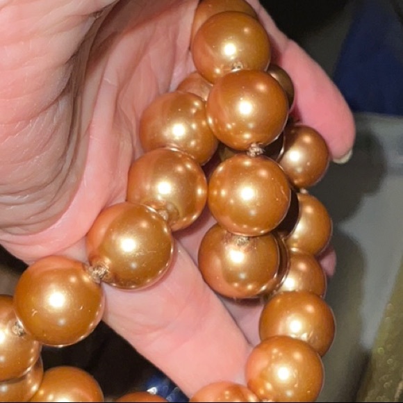 Unsigned Dark Champagne Gold Tone Knotted Faux Pearl Necklace Classic - Picture 6 of 16